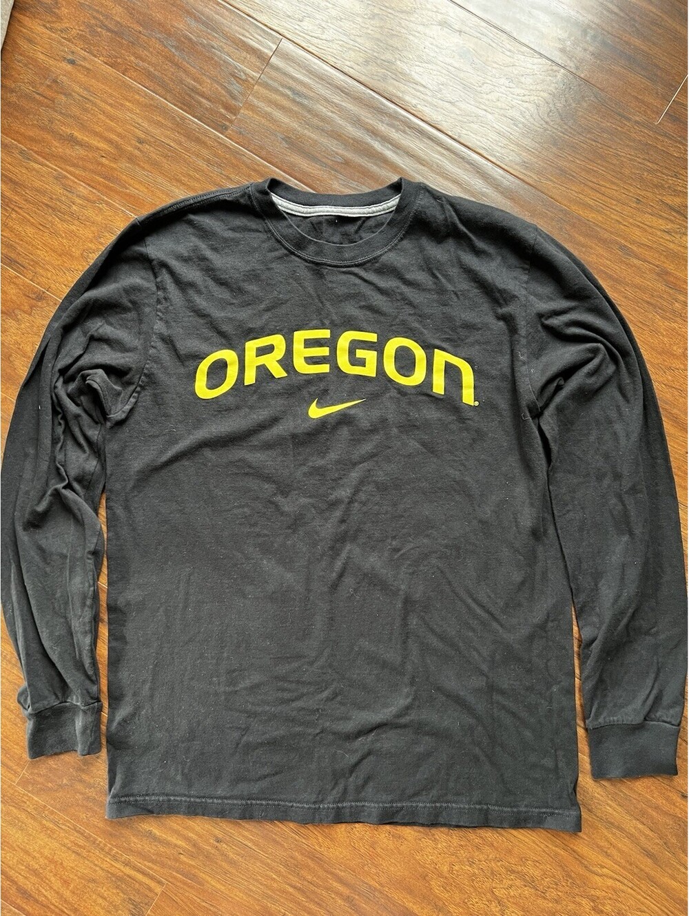 Oregon Ducks Nike Long Sleeve Shirt Black Men’s Medium EUC!